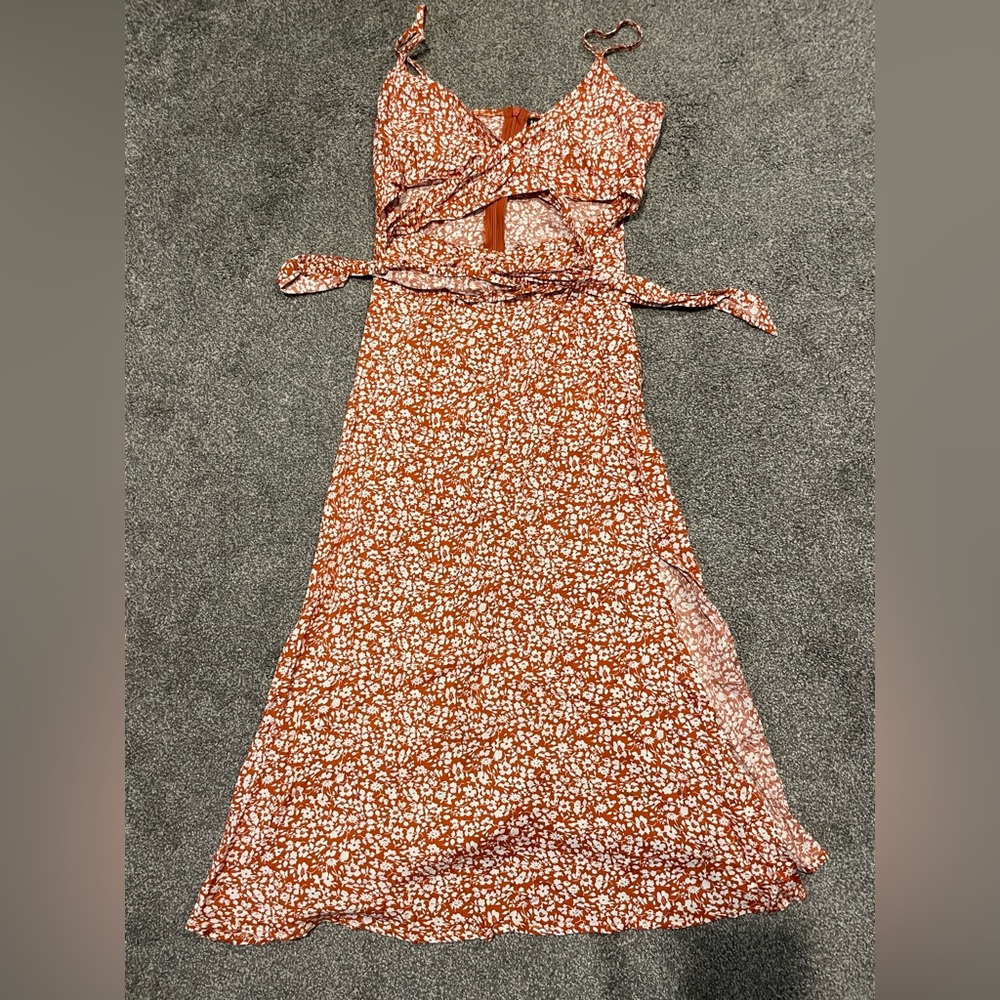 Boutique Womens dress. New never worn.